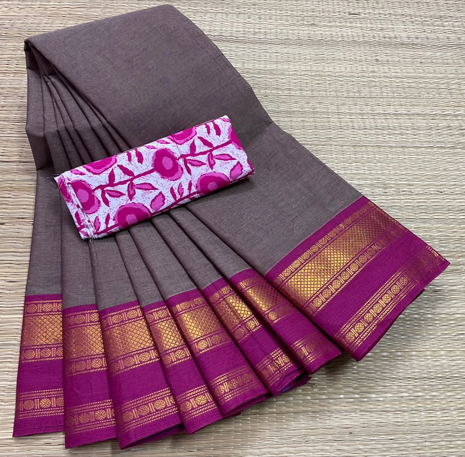 Pure Cotton Zari Woven Motifis Saree with Kalamkari Blouse